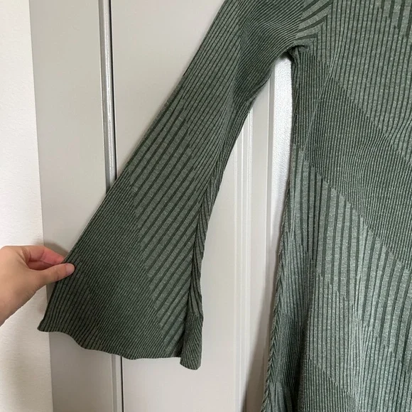 Jolie Los Angeles Olive Ribbed Knit Flared Sleeve pattern Dress - Picture 2 of 5